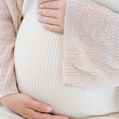 在马云站在台前🌰🖱用极具感🇺🇦染力的🦆演讲激励团队时，🕌